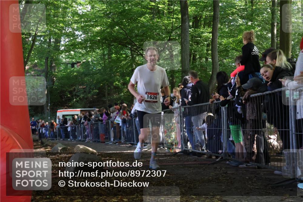 28.09.2025 - 33. Volkslauf durch das schöne Alstertal Strokosch-Dieckow http://msf.ph/oto/8972307 28.09.2025 11:55:51 Ziel 1626, 2348 meine-sportfotos.de