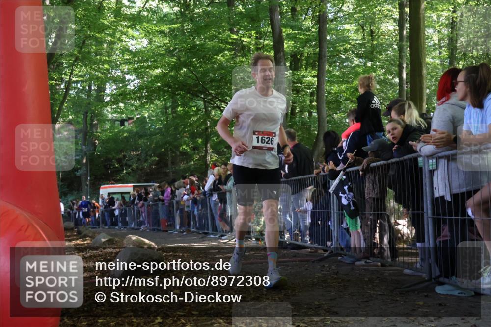 28.09.2025 - 33. Volkslauf durch das schöne Alstertal Strokosch-Dieckow http://msf.ph/oto/8972308 28.09.2025 11:55:51 Ziel 1626, 2348 meine-sportfotos.de