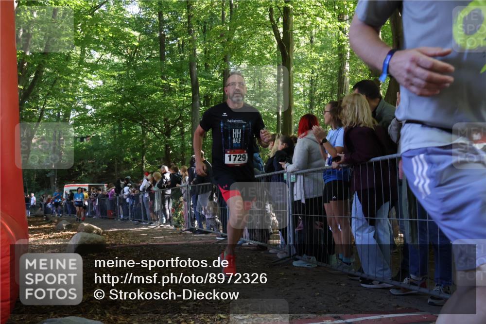 28.09.2025 - 33. Volkslauf durch das schöne Alstertal Strokosch-Dieckow http://msf.ph/oto/8972326 28.09.2025 11:56:09 Ziel 1625, 1729, 3084, 3085 meine-sportfotos.de