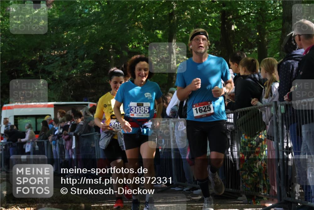 28.09.2025 - 33. Volkslauf durch das schöne Alstertal Strokosch-Dieckow http://msf.ph/oto/8972331 28.09.2025 11:56:14 Ziel 1625, 1653, 3084, 3085 meine-sportfotos.de