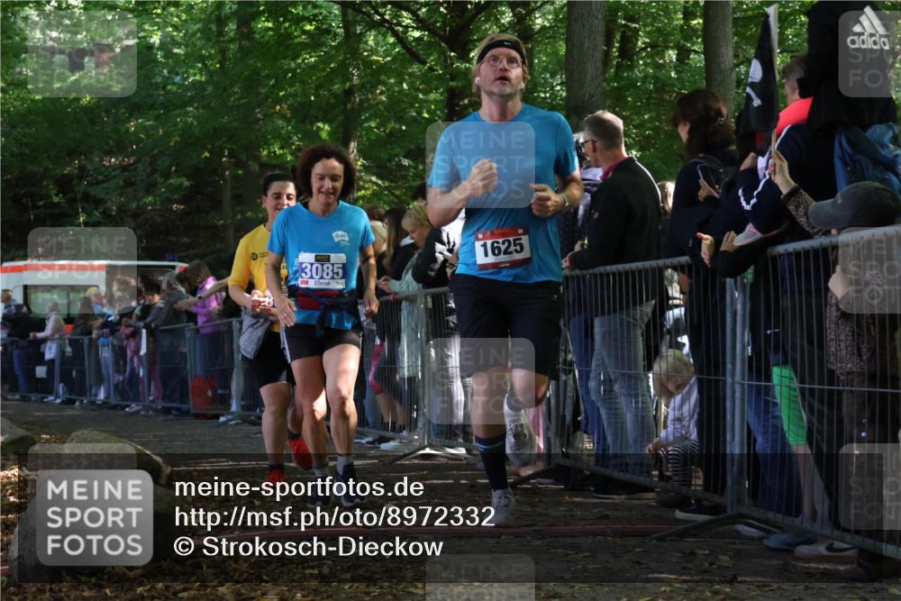 28.09.2025 - 33. Volkslauf durch das schöne Alstertal Strokosch-Dieckow http://msf.ph/oto/8972332 28.09.2025 11:56:15 Ziel 1625, 1653, 3084, 3085 meine-sportfotos.de