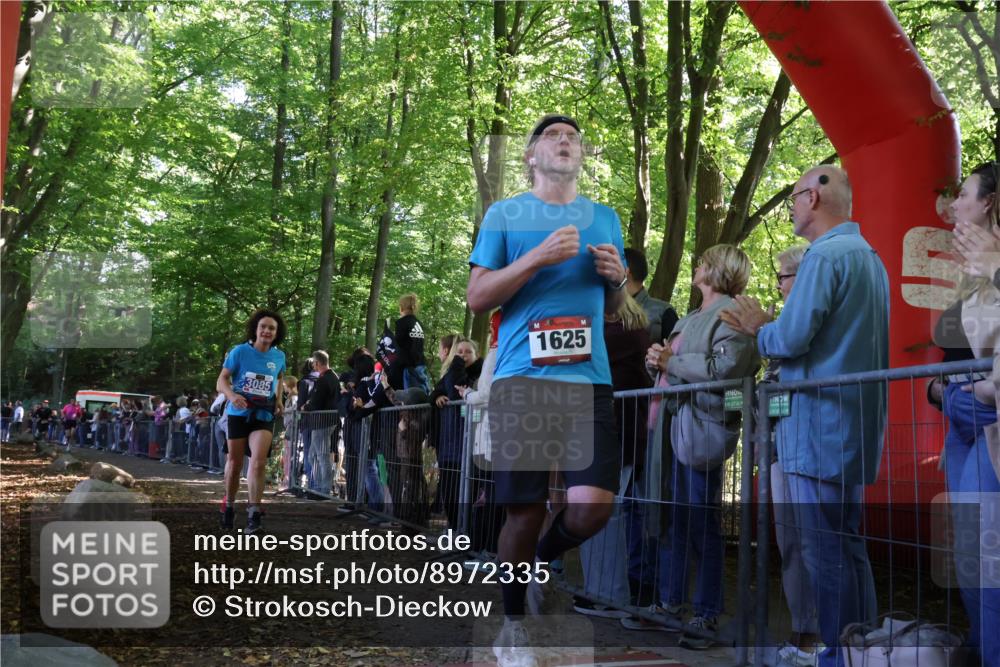 28.09.2025 - 33. Volkslauf durch das schöne Alstertal Strokosch-Dieckow http://msf.ph/oto/8972335 28.09.2025 11:56:16 Ziel 1625, 1653, 2475, 3084, 3085 meine-sportfotos.de