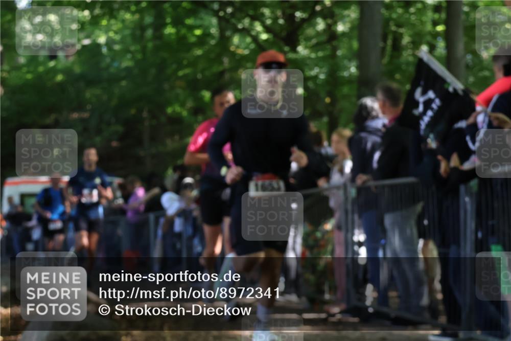 28.09.2025 - 33. Volkslauf durch das schöne Alstertal Strokosch-Dieckow http://msf.ph/oto/8972341 28.09.2025 11:56:22 Ziel 1653, 1665, 1770, 2475 meine-sportfotos.de