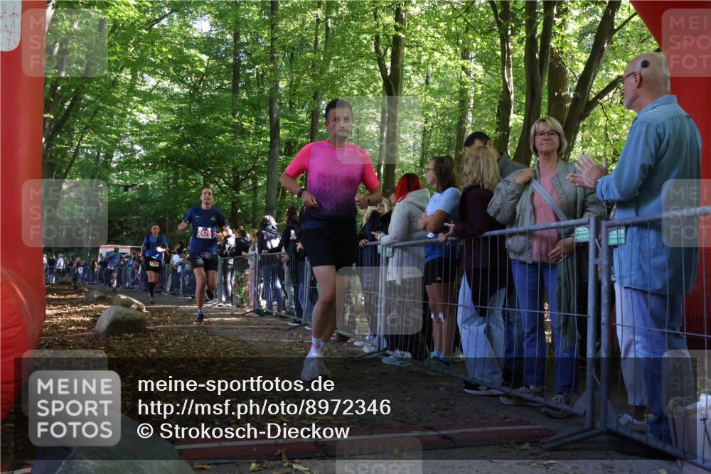 28.09.2025 - 33. Volkslauf durch das schöne Alstertal Strokosch-Dieckow http://msf.ph/oto/8972346 28.09.2025 11:56:24 Ziel 1587, 1665, 1770, 2475 meine-sportfotos.de