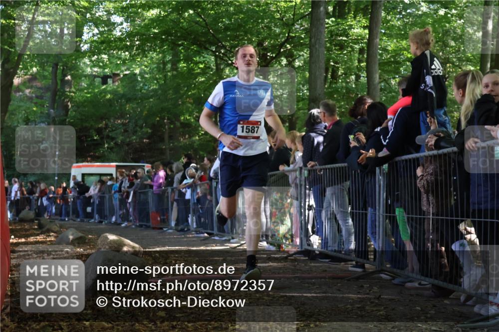 28.09.2025 - 33. Volkslauf durch das schöne Alstertal Strokosch-Dieckow http://msf.ph/oto/8972357 28.09.2025 11:56:32 Ziel 1587 meine-sportfotos.de