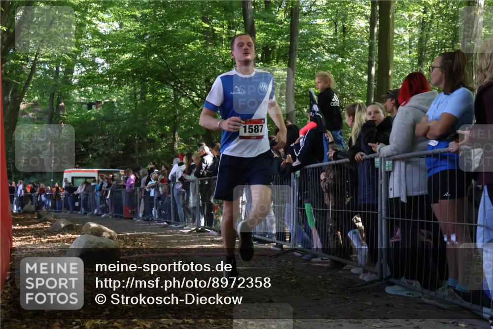 28.09.2025 - 33. Volkslauf durch das schöne Alstertal Strokosch-Dieckow http://msf.ph/oto/8972358 28.09.2025 11:56:33 Ziel 1587 meine-sportfotos.de
