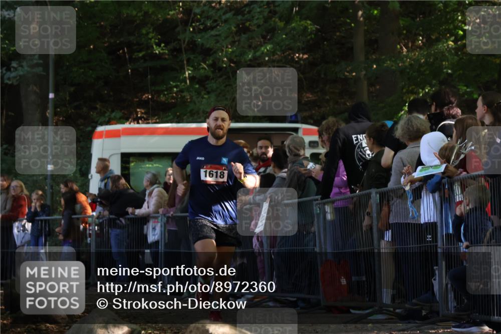 28.09.2025 - 33. Volkslauf durch das schöne Alstertal Strokosch-Dieckow http://msf.ph/oto/8972360 28.09.2025 11:56:42 Ziel 1618 meine-sportfotos.de
