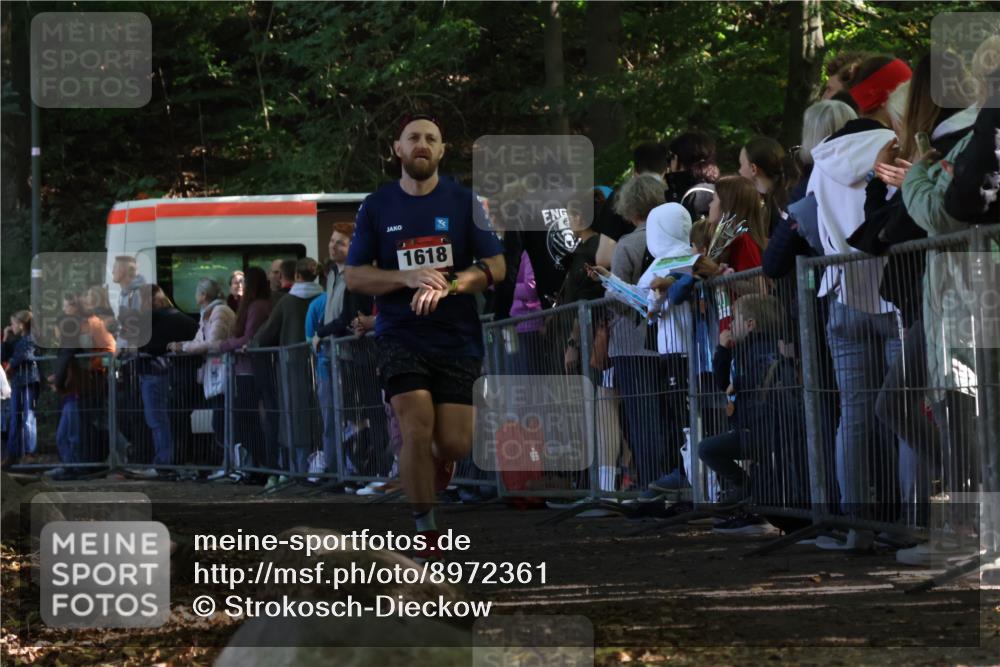 28.09.2025 - 33. Volkslauf durch das schöne Alstertal Strokosch-Dieckow http://msf.ph/oto/8972361 28.09.2025 11:56:43 Ziel 1618 meine-sportfotos.de