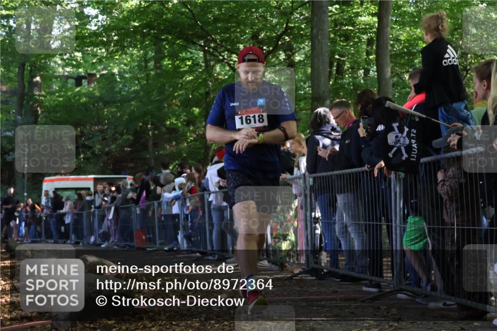 28.09.2025 - 33. Volkslauf durch das schöne Alstertal Strokosch-Dieckow http://msf.ph/oto/8972364 28.09.2025 11:56:45 Ziel 1618, 1633 meine-sportfotos.de