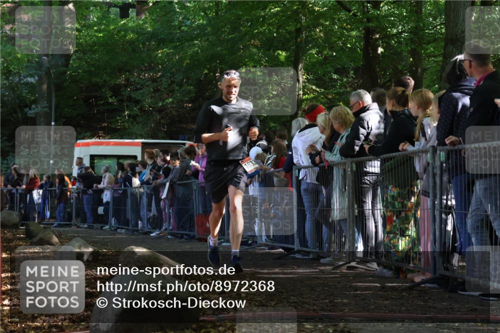 28.09.2025 - 33. Volkslauf durch das schöne Alstertal Strokosch-Dieckow http://msf.ph/oto/8972368 28.09.2025 11:56:52 Ziel 1633, 2637 meine-sportfotos.de
