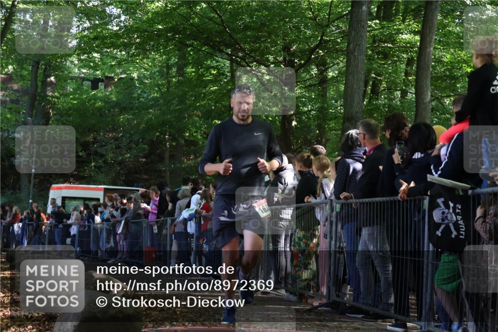 28.09.2025 - 33. Volkslauf durch das schöne Alstertal Strokosch-Dieckow http://msf.ph/oto/8972369 28.09.2025 11:56:53 Ziel 1633, 2637 meine-sportfotos.de