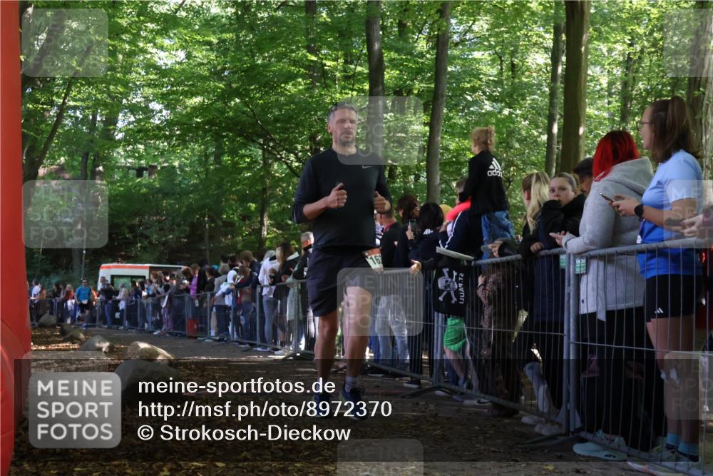 28.09.2025 - 33. Volkslauf durch das schöne Alstertal Strokosch-Dieckow http://msf.ph/oto/8972370 28.09.2025 11:56:54 Ziel 1633, 2637 meine-sportfotos.de