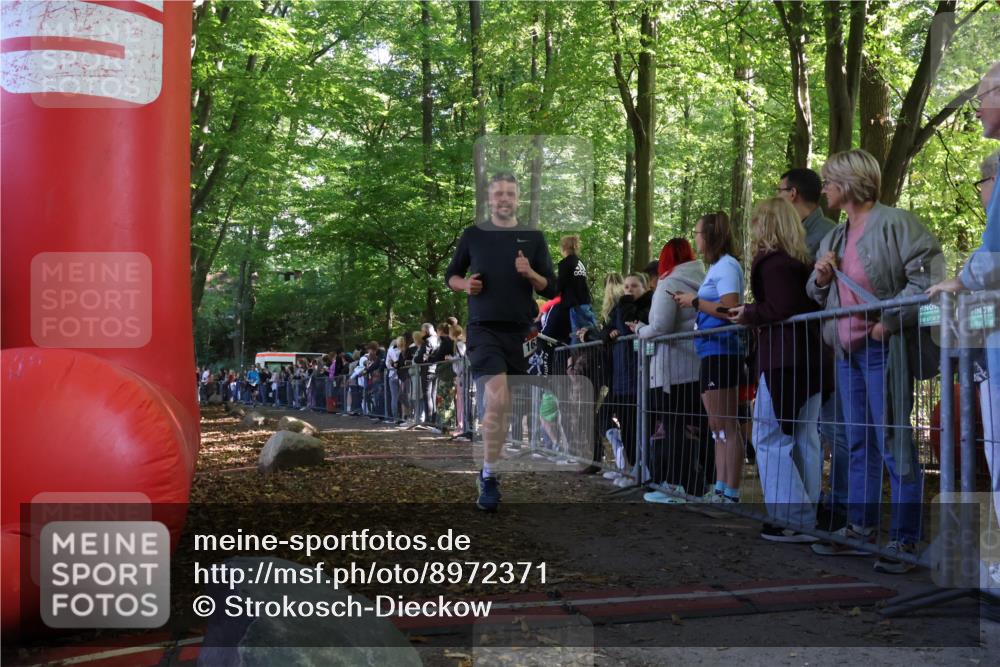 28.09.2025 - 33. Volkslauf durch das schöne Alstertal Strokosch-Dieckow http://msf.ph/oto/8972371 28.09.2025 11:56:54 Ziel 1633, 2637 meine-sportfotos.de