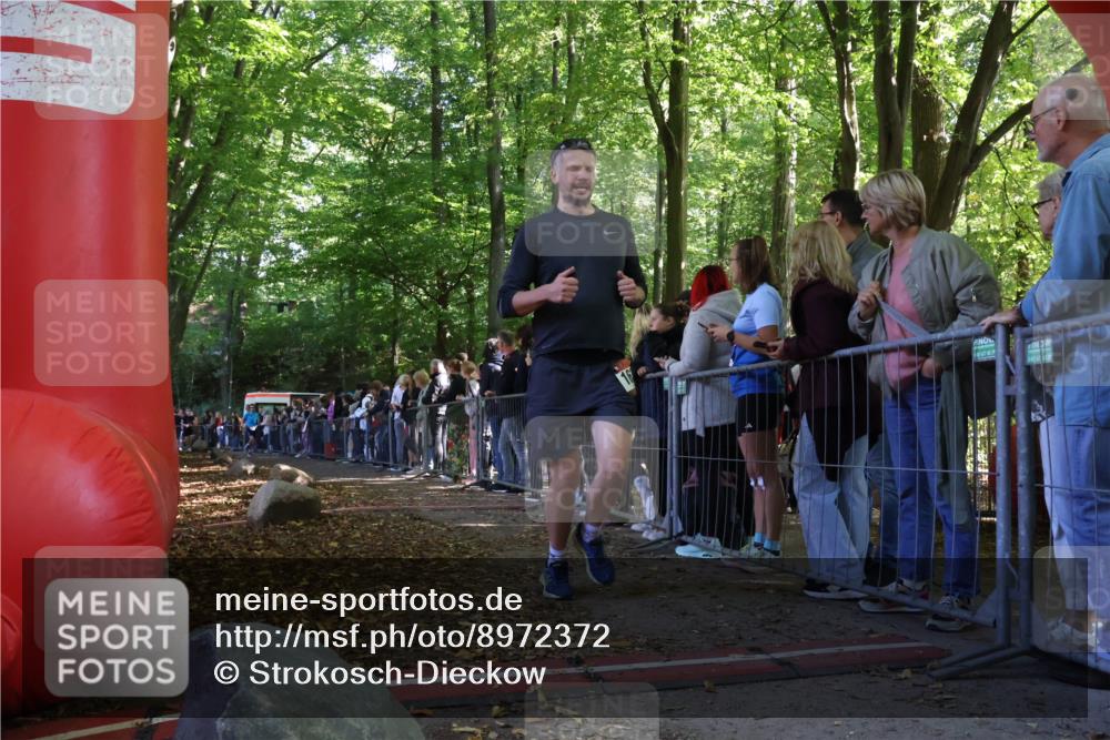28.09.2025 - 33. Volkslauf durch das schöne Alstertal Strokosch-Dieckow http://msf.ph/oto/8972372 28.09.2025 11:56:54 Ziel 1633, 2637 meine-sportfotos.de