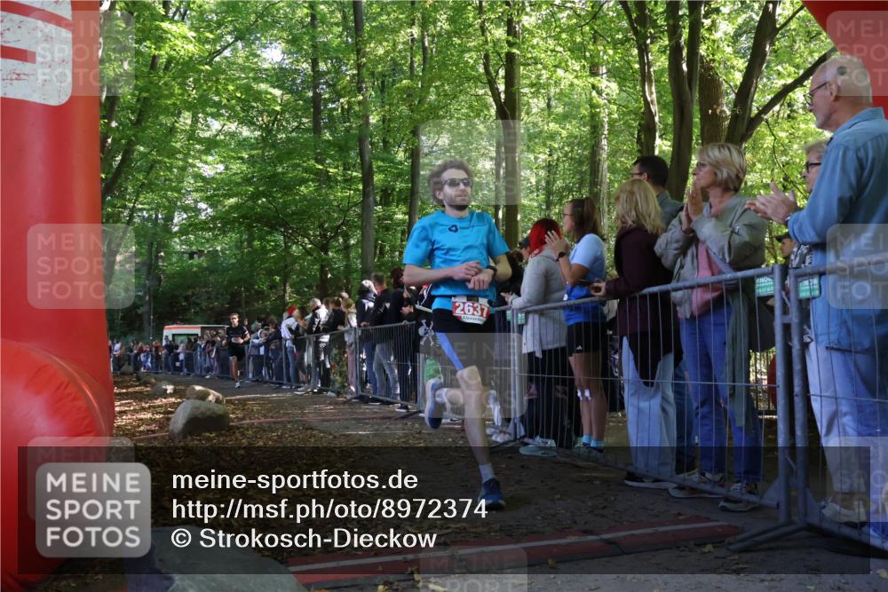 28.09.2025 - 33. Volkslauf durch das schöne Alstertal Strokosch-Dieckow http://msf.ph/oto/8972374 28.09.2025 11:57:01 Ziel 1682, 2637 meine-sportfotos.de