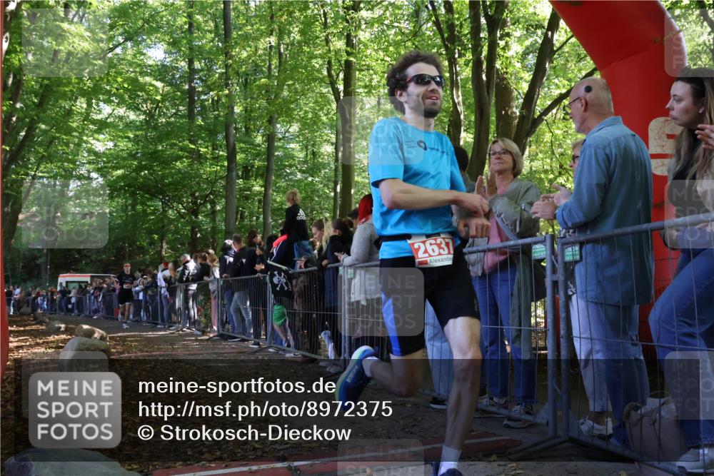 28.09.2025 - 33. Volkslauf durch das schöne Alstertal Strokosch-Dieckow http://msf.ph/oto/8972375 28.09.2025 11:57:01 Ziel 1682, 2637 meine-sportfotos.de