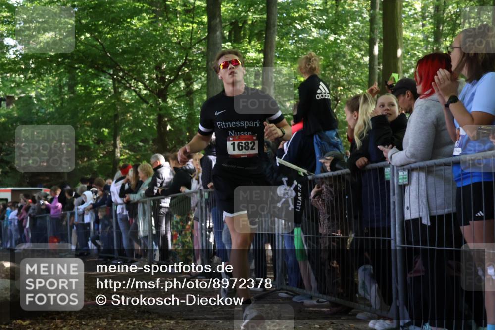 28.09.2025 - 33. Volkslauf durch das schöne Alstertal Strokosch-Dieckow http://msf.ph/oto/8972378 28.09.2025 11:57:04 Ziel 1682 meine-sportfotos.de
