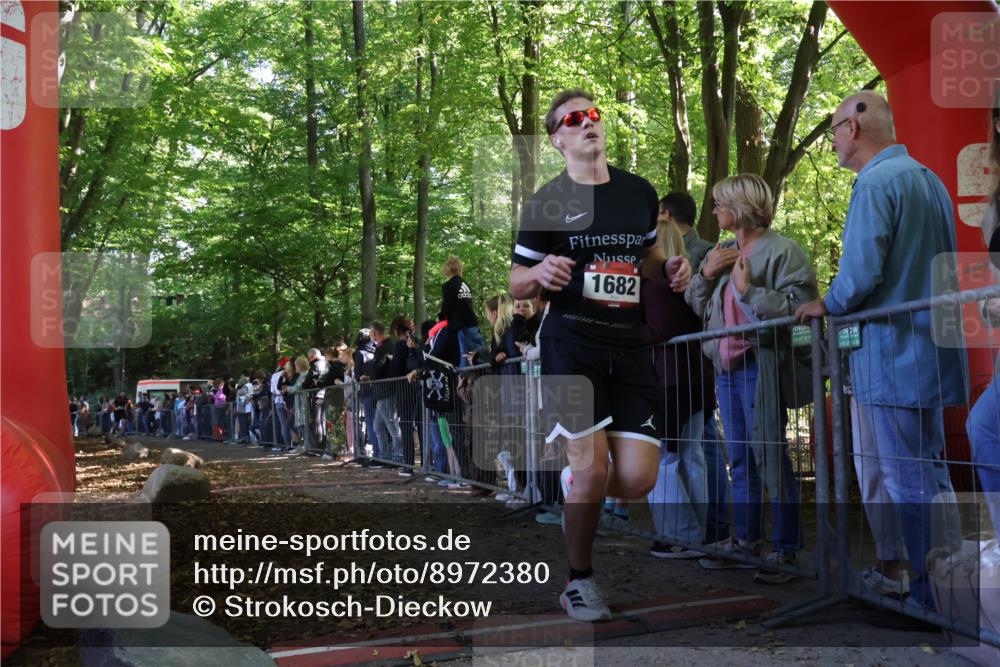 28.09.2025 - 33. Volkslauf durch das schöne Alstertal Strokosch-Dieckow http://msf.ph/oto/8972380 28.09.2025 11:57:05 Ziel 1635, 1682 meine-sportfotos.de