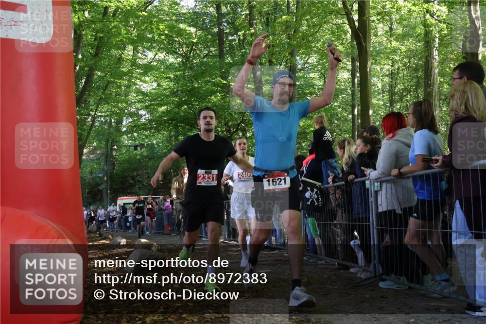 28.09.2025 - 33. Volkslauf durch das schöne Alstertal Strokosch-Dieckow http://msf.ph/oto/8972383 28.09.2025 11:57:21 Ziel 1018, 1019, 1621, 1663, 2331, 2358, 2405, 2560 meine-sportfotos.de