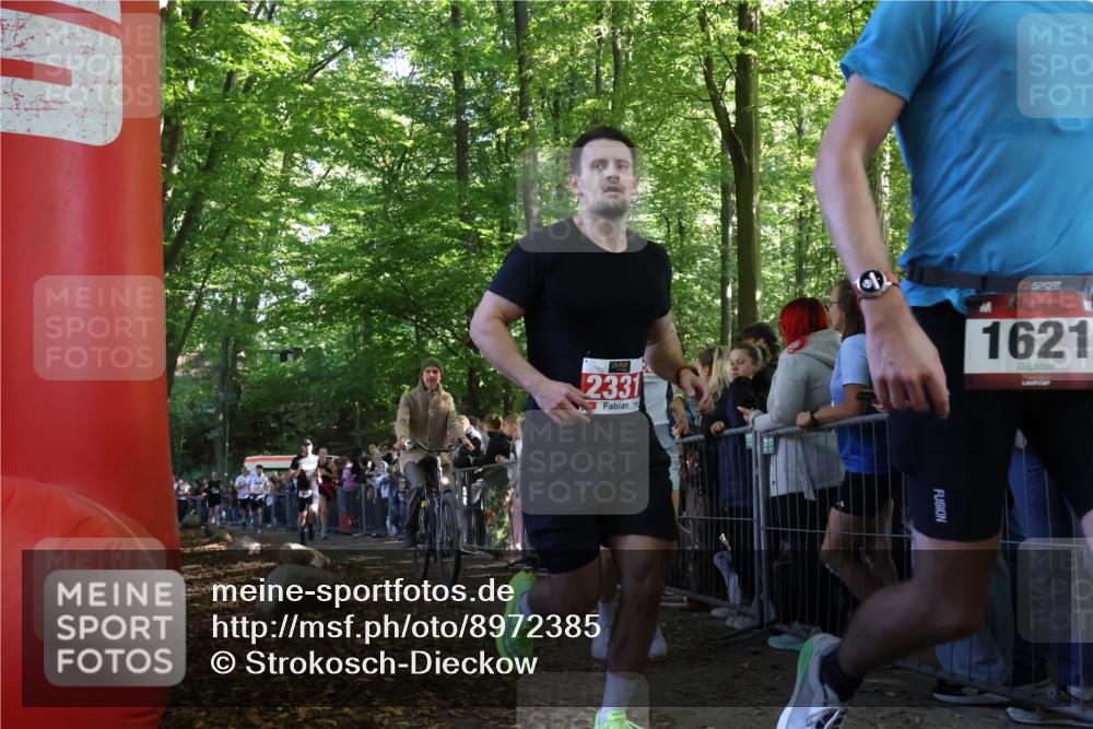 28.09.2025 - 33. Volkslauf durch das schöne Alstertal Strokosch-Dieckow http://msf.ph/oto/8972385 28.09.2025 11:57:21 Ziel 1018, 1019, 1621, 1663, 2331, 2358, 2405, 2560 meine-sportfotos.de