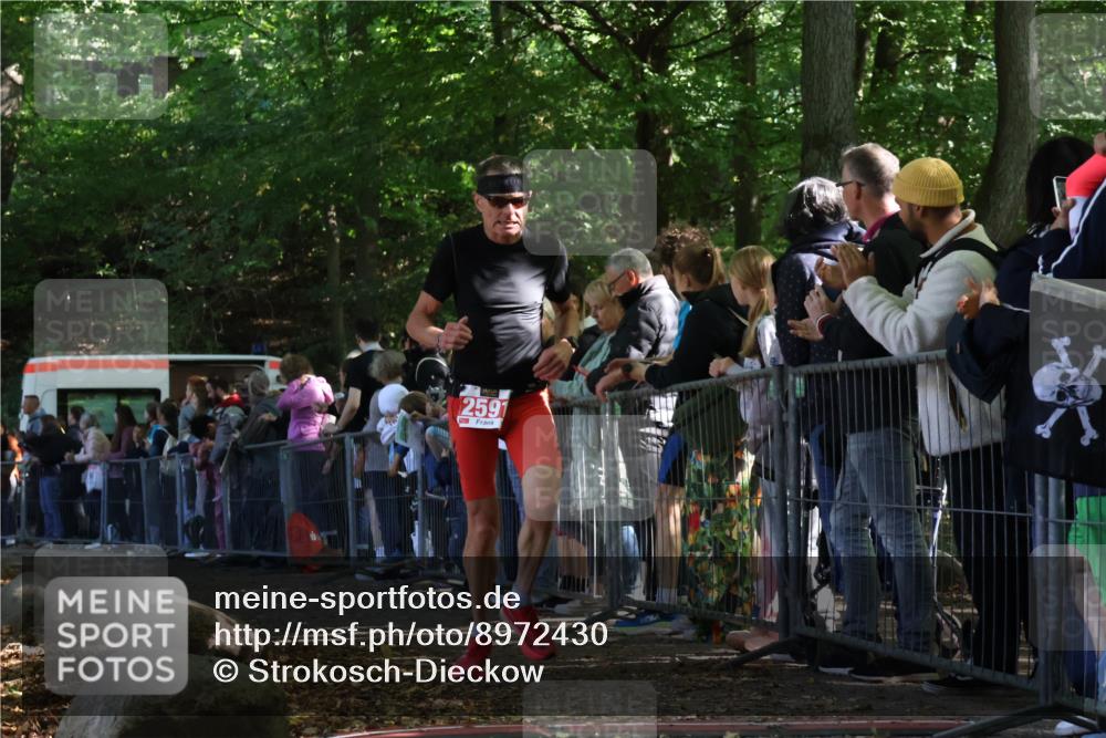 28.09.2025 - 33. Volkslauf durch das schöne Alstertal Strokosch-Dieckow http://msf.ph/oto/8972430 28.09.2025 11:58:14 Ziel 2591 meine-sportfotos.de