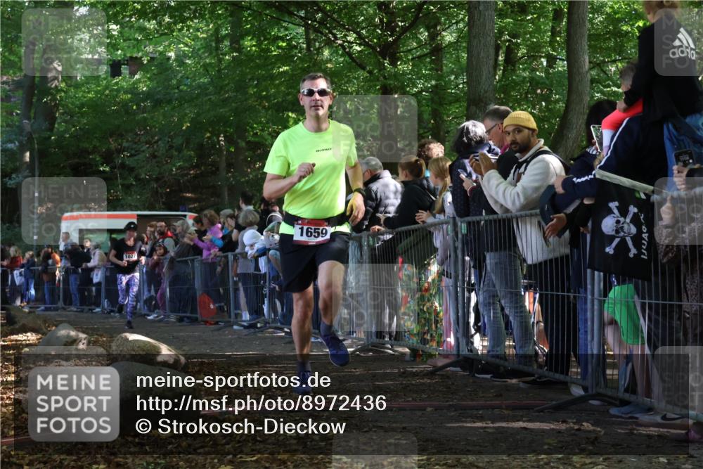 28.09.2025 - 33. Volkslauf durch das schöne Alstertal Strokosch-Dieckow http://msf.ph/oto/8972436 28.09.2025 11:58:27 Ziel 1027, 1617, 1659 meine-sportfotos.de