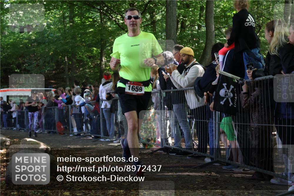 28.09.2025 - 33. Volkslauf durch das schöne Alstertal Strokosch-Dieckow http://msf.ph/oto/8972437 28.09.2025 11:58:27 Ziel 1027, 1617, 1659 meine-sportfotos.de