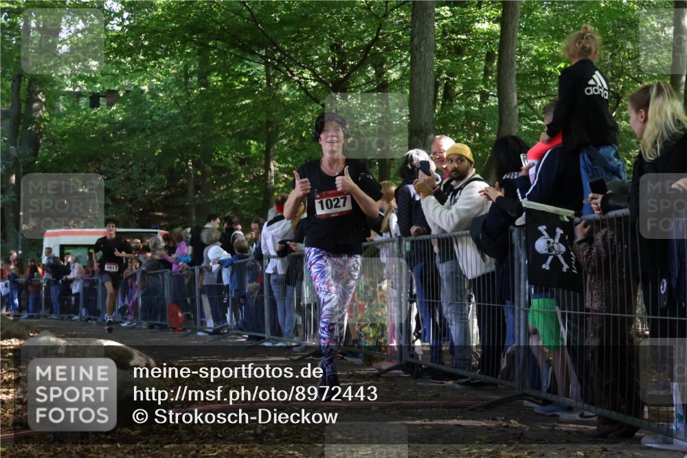 28.09.2025 - 33. Volkslauf durch das schöne Alstertal Strokosch-Dieckow http://msf.ph/oto/8972443 28.09.2025 11:58:32 Ziel 1027, 1617 meine-sportfotos.de