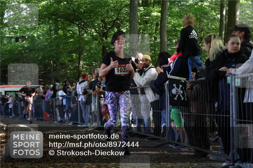 28.09.2025 - 33. Volkslauf durch das schöne Alstertal Strokosch-Dieckow http://msf.ph/oto/8972444 28.09.2025 11:58:32 Ziel 1027, 1617 meine-sportfotos.de
