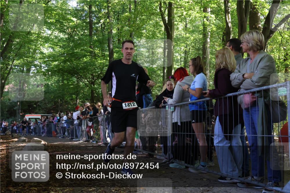 28.09.2025 - 33. Volkslauf durch das schöne Alstertal Strokosch-Dieckow http://msf.ph/oto/8972454 28.09.2025 11:58:45 Ziel 1623, 1812 meine-sportfotos.de
