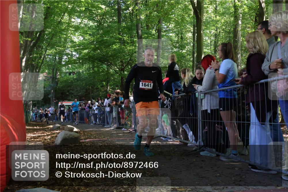 28.09.2025 - 33. Volkslauf durch das schöne Alstertal Strokosch-Dieckow http://msf.ph/oto/8972466 28.09.2025 11:59:00 Ziel 1022, 1641, 1670, 1708, 2460, 2636 meine-sportfotos.de