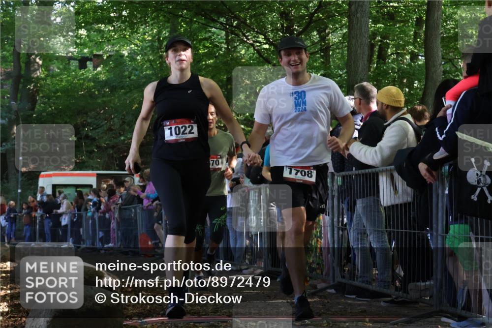 28.09.2025 - 33. Volkslauf durch das schöne Alstertal Strokosch-Dieckow http://msf.ph/oto/8972479 28.09.2025 11:59:08 Ziel 1022, 1670, 1708 meine-sportfotos.de