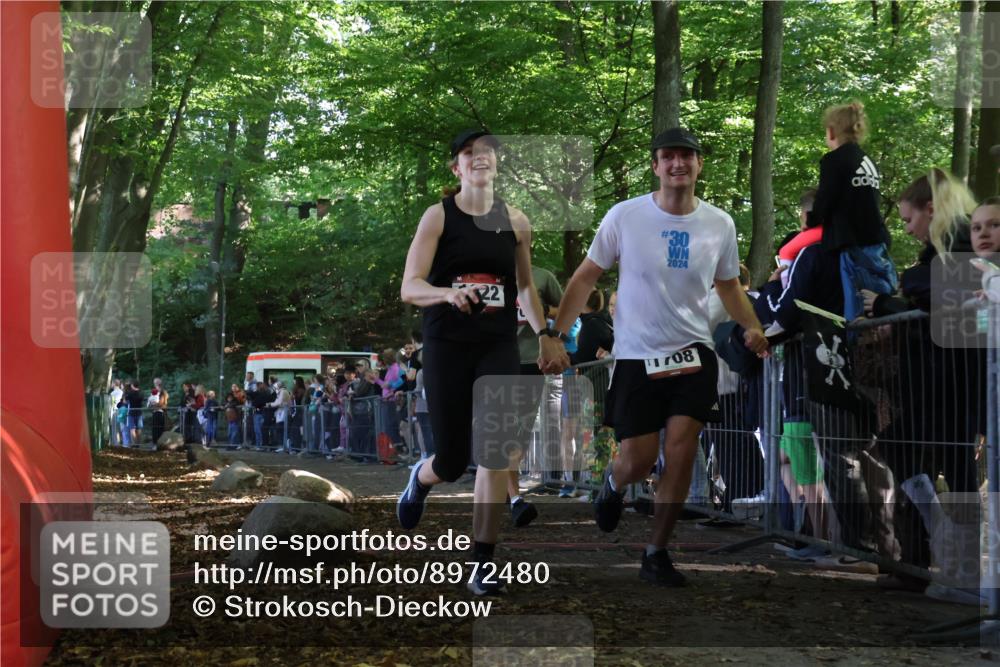 28.09.2025 - 33. Volkslauf durch das schöne Alstertal Strokosch-Dieckow http://msf.ph/oto/8972480 28.09.2025 11:59:08 Ziel 1022, 1670, 1708 meine-sportfotos.de