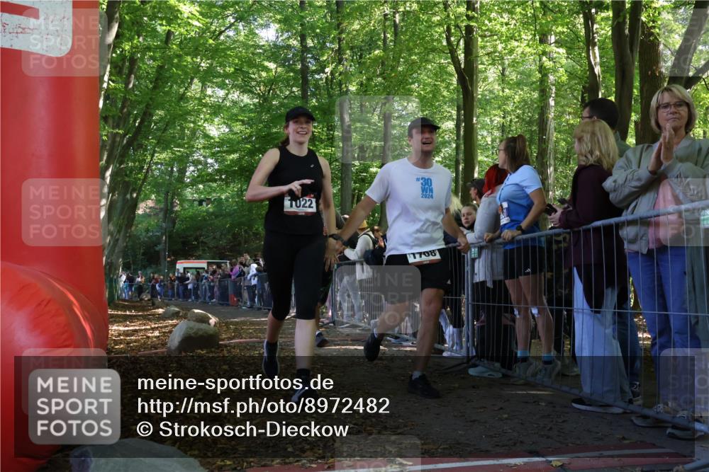 28.09.2025 - 33. Volkslauf durch das schöne Alstertal Strokosch-Dieckow http://msf.ph/oto/8972482 28.09.2025 11:59:09 Ziel 1022, 1670, 1708, 1779 meine-sportfotos.de