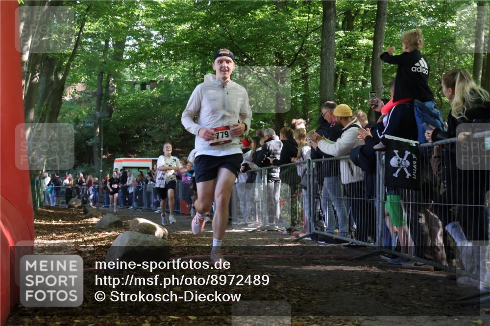 28.09.2025 - 33. Volkslauf durch das schöne Alstertal Strokosch-Dieckow http://msf.ph/oto/8972489 28.09.2025 11:59:18 Ziel 1024, 1591, 1779, 2515 meine-sportfotos.de