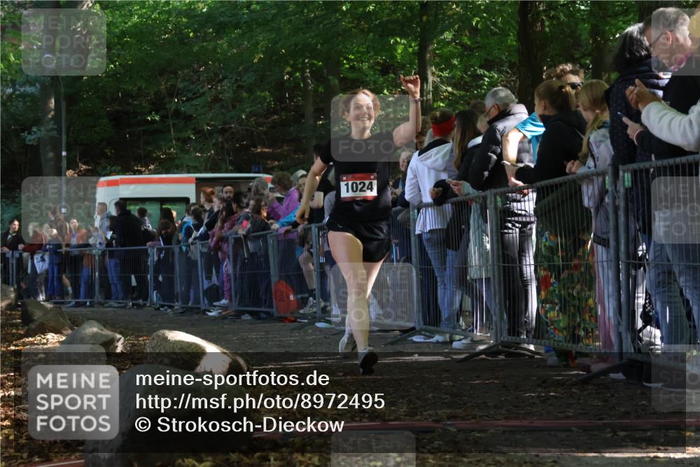 28.09.2025 - 33. Volkslauf durch das schöne Alstertal Strokosch-Dieckow http://msf.ph/oto/8972495 28.09.2025 11:59:23 Ziel 1024 meine-sportfotos.de