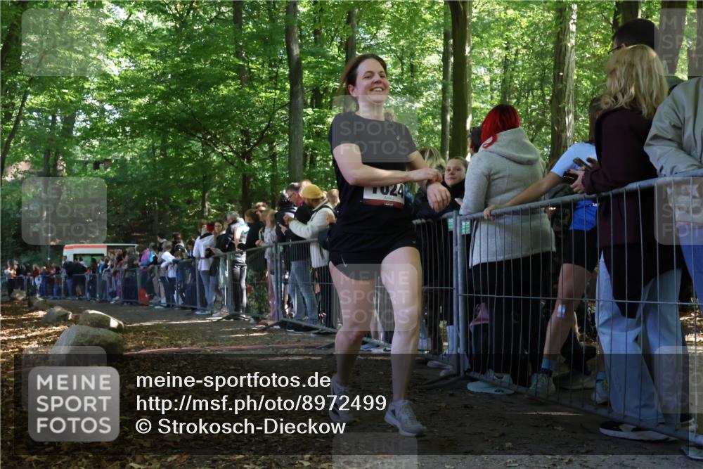 28.09.2025 - 33. Volkslauf durch das schöne Alstertal Strokosch-Dieckow http://msf.ph/oto/8972499 28.09.2025 11:59:26 Ziel 1024 meine-sportfotos.de