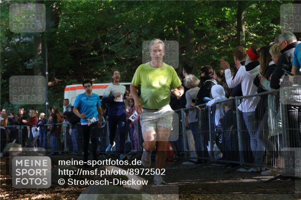 28.09.2025 - 33. Volkslauf durch das schöne Alstertal Strokosch-Dieckow http://msf.ph/oto/8972502 28.09.2025 11:59:38 Ziel 1775, 2402, 2419, 3359 meine-sportfotos.de
