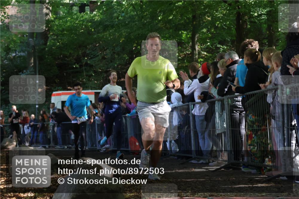 28.09.2025 - 33. Volkslauf durch das schöne Alstertal Strokosch-Dieckow http://msf.ph/oto/8972503 28.09.2025 11:59:38 Ziel 1775, 2402, 2419, 3359 meine-sportfotos.de