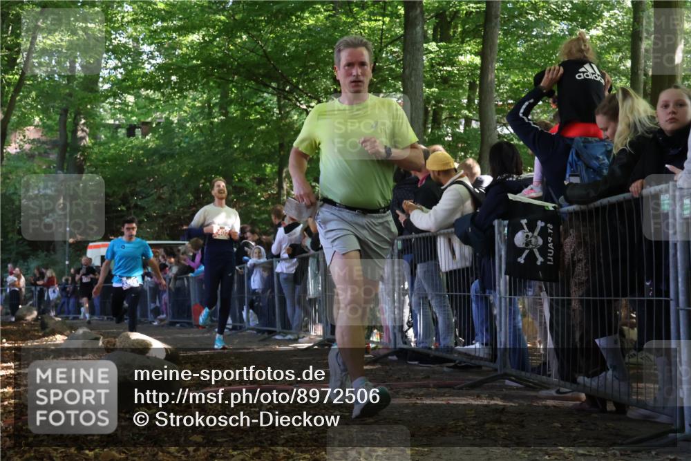 28.09.2025 - 33. Volkslauf durch das schöne Alstertal Strokosch-Dieckow http://msf.ph/oto/8972506 28.09.2025 11:59:40 Ziel 1775, 2402, 2419, 3359 meine-sportfotos.de