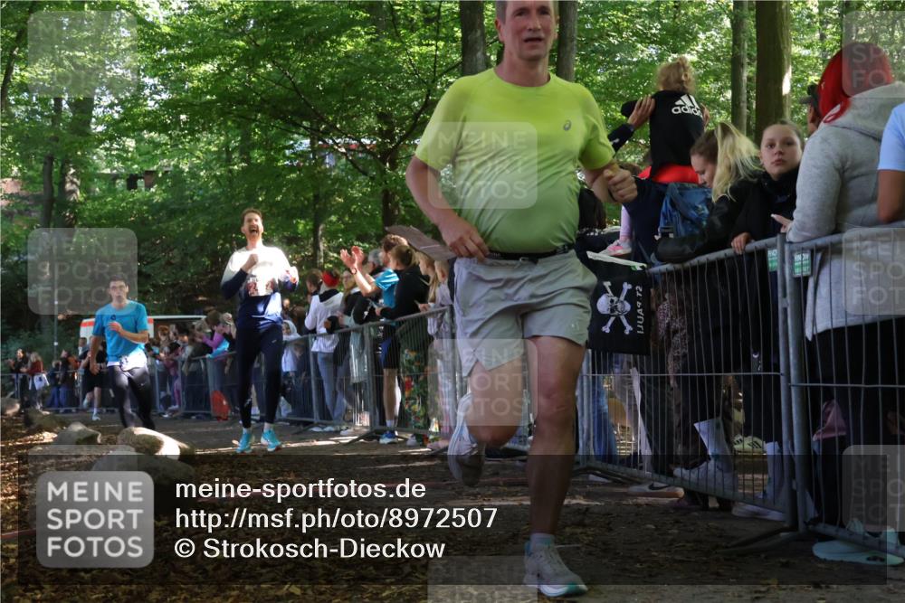 28.09.2025 - 33. Volkslauf durch das schöne Alstertal Strokosch-Dieckow http://msf.ph/oto/8972507 28.09.2025 11:59:40 Ziel 1775, 2402, 2419, 3359 meine-sportfotos.de