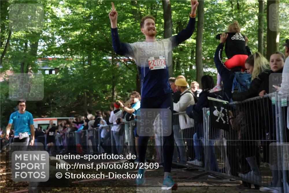 28.09.2025 - 33. Volkslauf durch das schöne Alstertal Strokosch-Dieckow http://msf.ph/oto/8972509 28.09.2025 11:59:42 Ziel 2402, 2419, 3359 meine-sportfotos.de