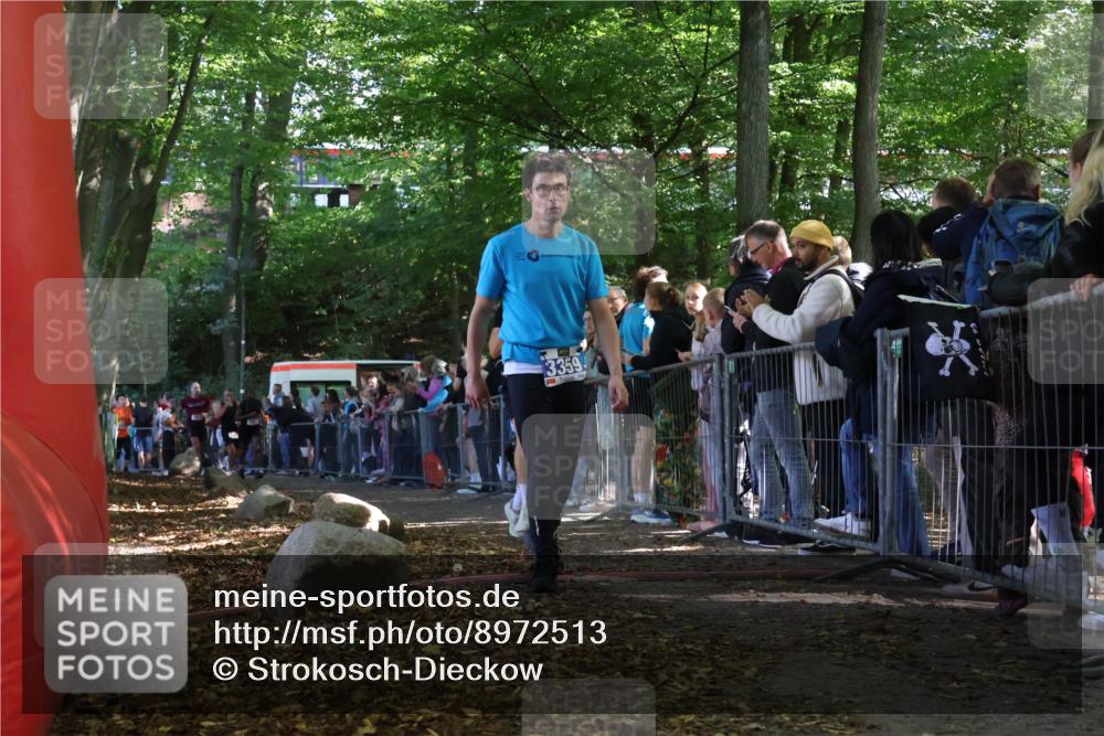 28.09.2025 - 33. Volkslauf durch das schöne Alstertal Strokosch-Dieckow http://msf.ph/oto/8972513 28.09.2025 11:59:46 Ziel 1021, 1613, 1642, 2419, 3359 meine-sportfotos.de