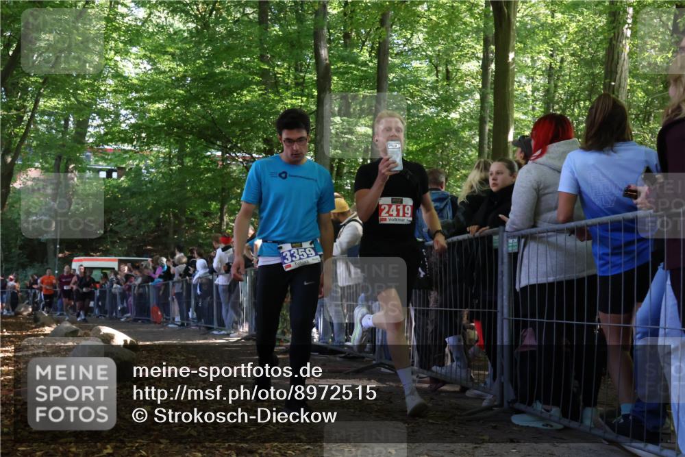 28.09.2025 - 33. Volkslauf durch das schöne Alstertal Strokosch-Dieckow http://msf.ph/oto/8972515 28.09.2025 11:59:47 Ziel 1021, 1613, 1642, 1726, 2419 meine-sportfotos.de