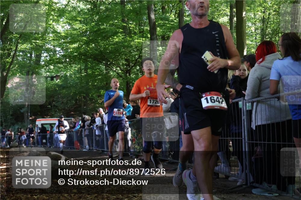 28.09.2025 - 33. Volkslauf durch das schöne Alstertal Strokosch-Dieckow http://msf.ph/oto/8972526 28.09.2025 11:59:56 Ziel 1532, 1613, 1642, 1726, 1828, 2577 meine-sportfotos.de