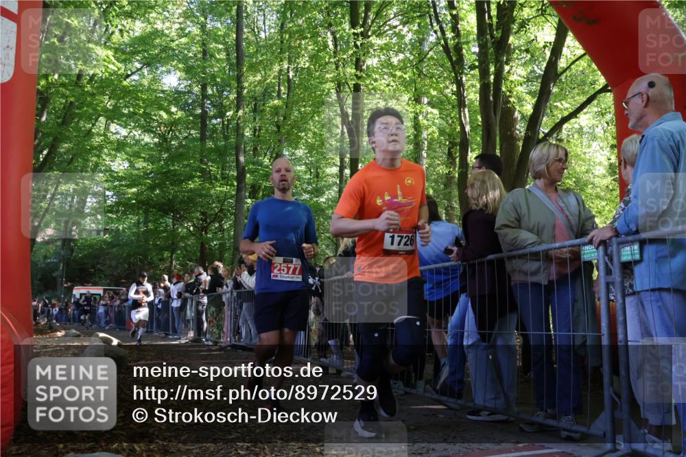 28.09.2025 - 33. Volkslauf durch das schöne Alstertal Strokosch-Dieckow http://msf.ph/oto/8972529 28.09.2025 11:59:58 Ziel 1532, 1828, 2577 meine-sportfotos.de