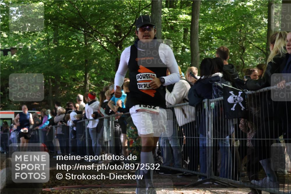 28.09.2025 - 33. Volkslauf durch das schöne Alstertal Strokosch-Dieckow http://msf.ph/oto/8972532 28.09.2025 12:00:00 Ziel 1532, 1828 meine-sportfotos.de