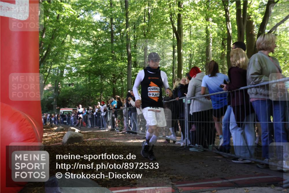 28.09.2025 - 33. Volkslauf durch das schöne Alstertal Strokosch-Dieckow http://msf.ph/oto/8972533 28.09.2025 12:00:01 Ziel 1029, 1532, 1828 meine-sportfotos.de