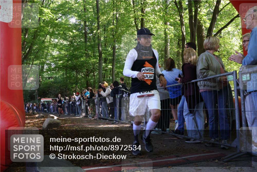 28.09.2025 - 33. Volkslauf durch das schöne Alstertal Strokosch-Dieckow http://msf.ph/oto/8972534 28.09.2025 12:00:01 Ziel 1029, 1532, 1828 meine-sportfotos.de