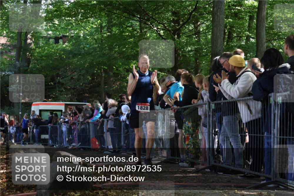 28.09.2025 - 33. Volkslauf durch das schöne Alstertal Strokosch-Dieckow http://msf.ph/oto/8972535 28.09.2025 12:00:03 Ziel 1029, 1651, 1661, 1828 meine-sportfotos.de